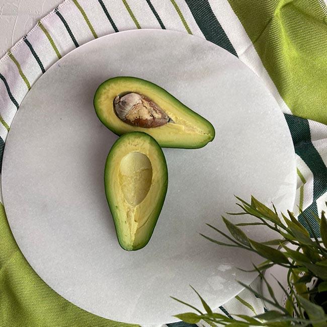 Akayev Mermer 30 cm Beyaz Yuvarlak Sunum Tabağı